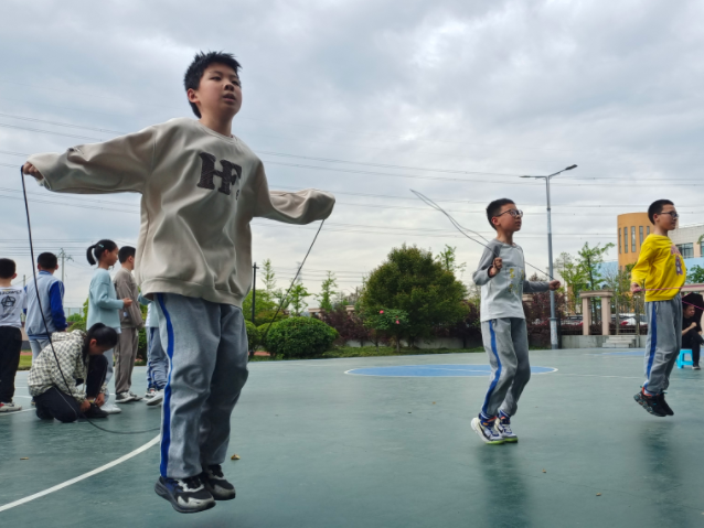 助力孩子们突破听力障碍掌握流畅